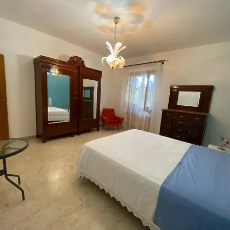 Casa Ester * Aradeo
